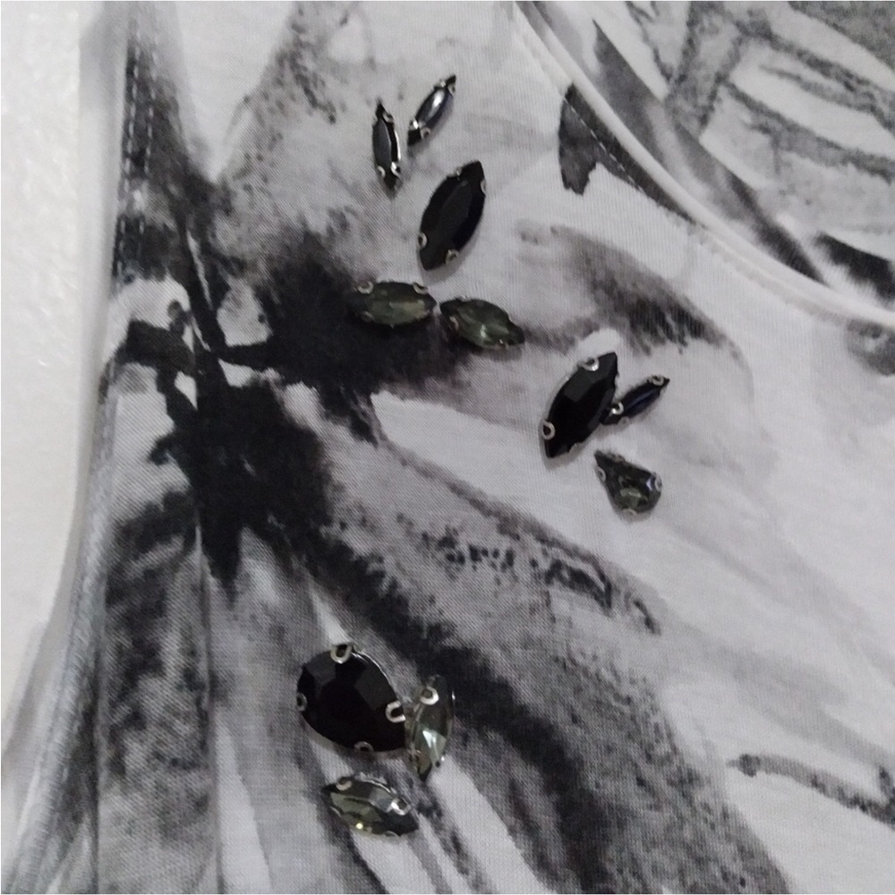Simply Vera Vera Wang Sleeveless Black & White Floral Tank with Crystals Size L - Picture 5 of 9